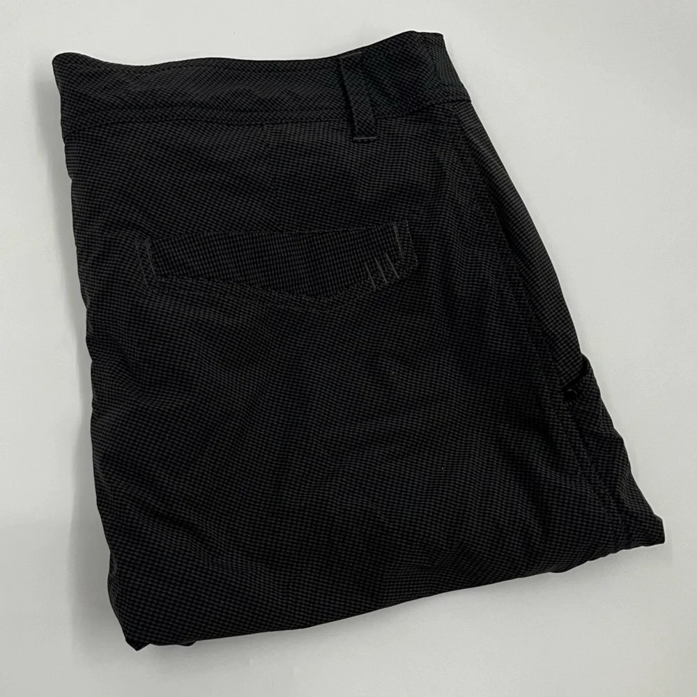 Lululemon‎ Men's 38 Grey Black Polka Dot Flat Front Nylon Shorts